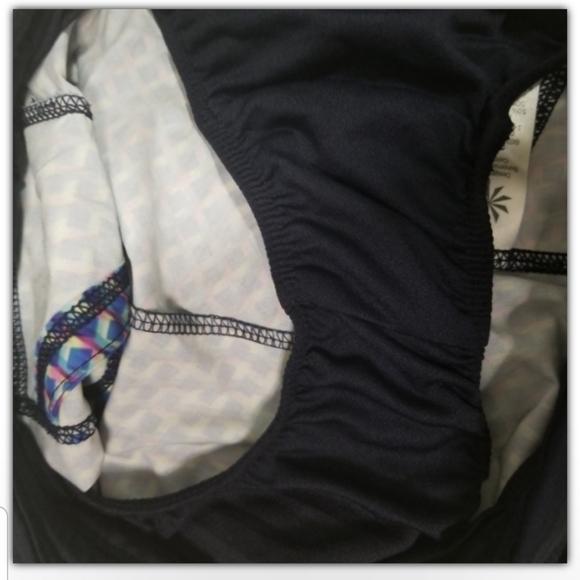 Athleta shorts side pockets and back - Picture 4 of 4